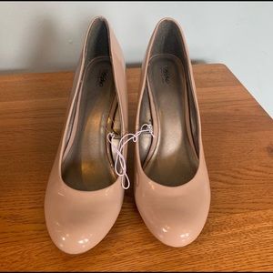 NWOT Nude Pinkish Heels!